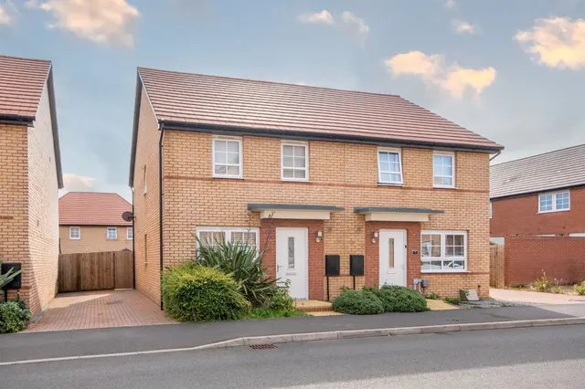 Brockhall Crescent, Kettering, NN15, photo 1