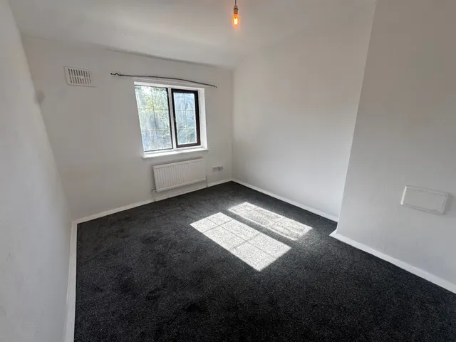 Powell Place, Bilston, WV14, photo 3