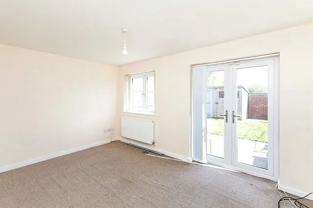 Pingle Place, Swadlincote, DE11, photo 3