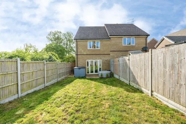 Meadow Way, Wing, LU7, photo 2