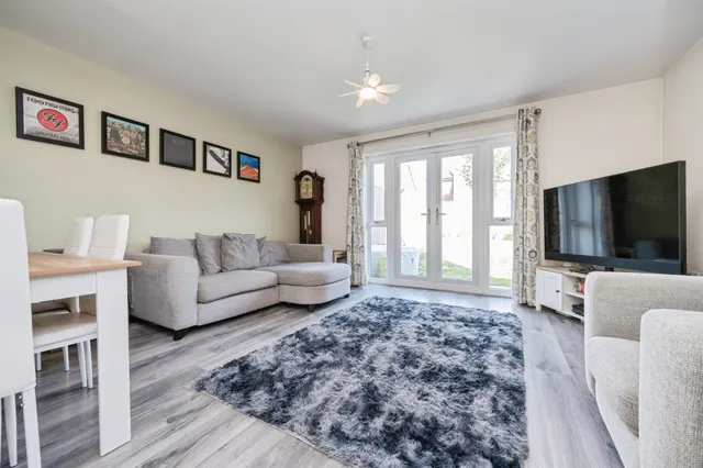 Meadow Way, Wing, LU7, photo 3