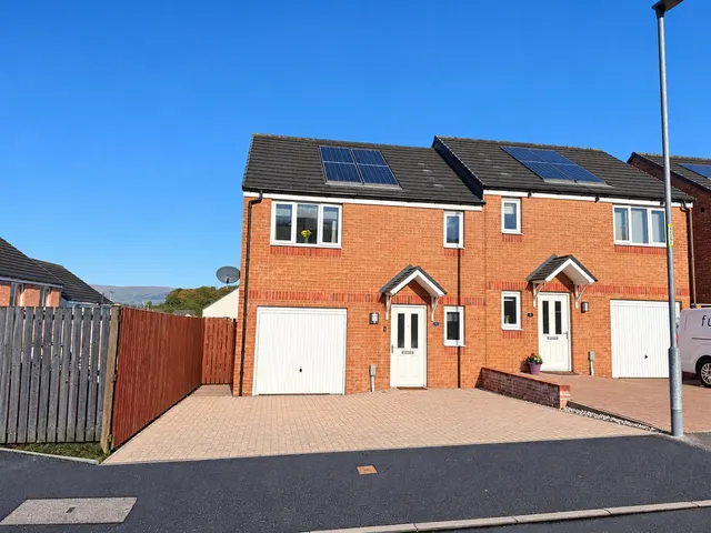 Todhills Place, Cumbernauld, G68, photo 1