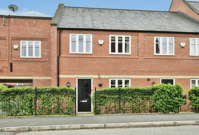 Baskerville Road, Altrincham, WA14, photo 1