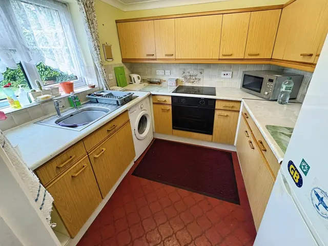 Pine Drive, Southampton, SO18, photo 3