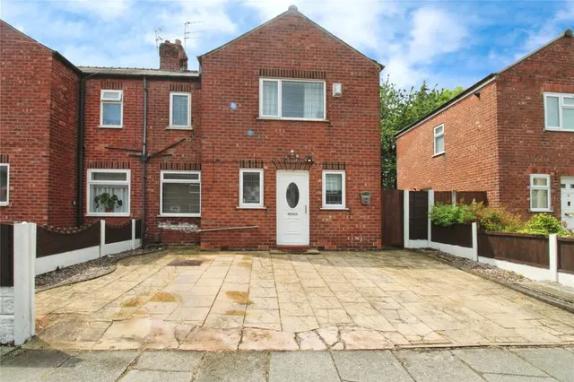 Coronation Street, Pendlebury, Manchester, M27, photo 1