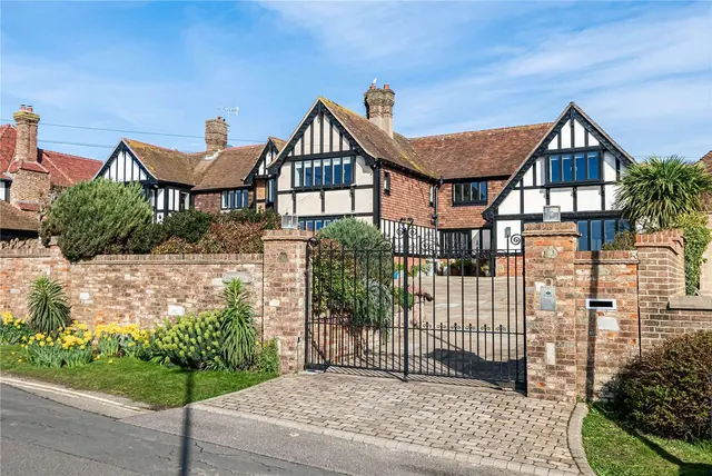 Roedean Way, Brighton, East Sussex, BN2 5RJ, photo 1