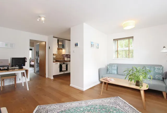 Shaftesbury Gardens, London, NW10 6LJ, photo 1