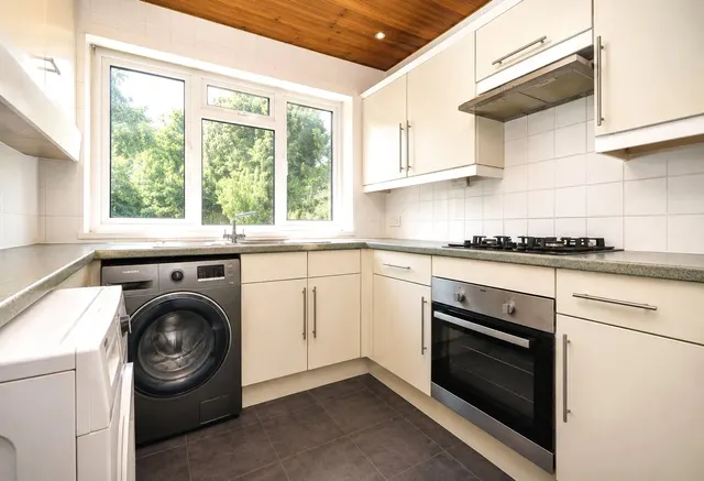 Coniston Road, Woking, GU22, photo 3
