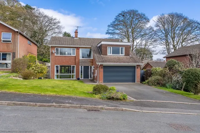 Photo 2 — Sytche Close, Much Wenlock, Shropshire TF13 6JJ