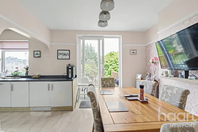 Kensington Place, Newport, NP19, photo 3