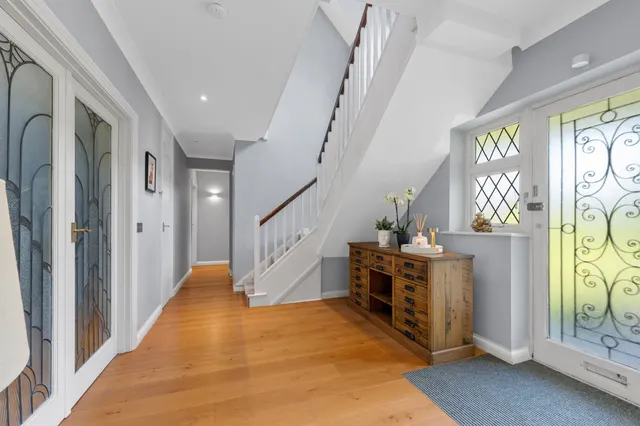 Headley Road, Leatherhead, KT22, photo 2