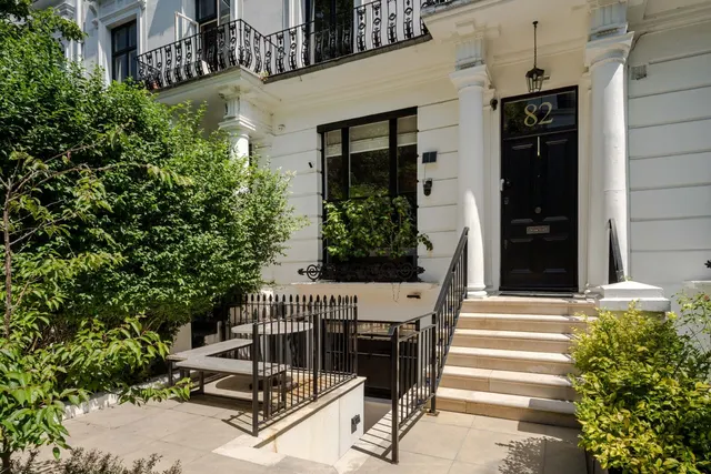 Photo 2 — Hereford Road, Notting Hill, London, W2 5AL