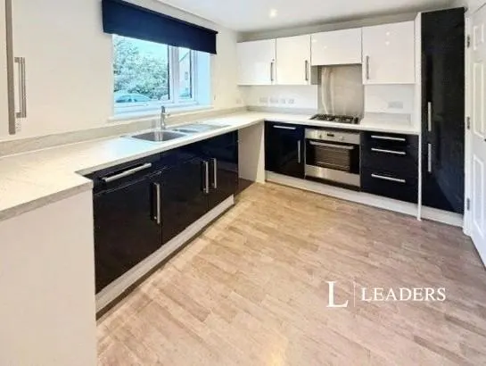Kingsclere Close, Southampton, SO19, photo 2