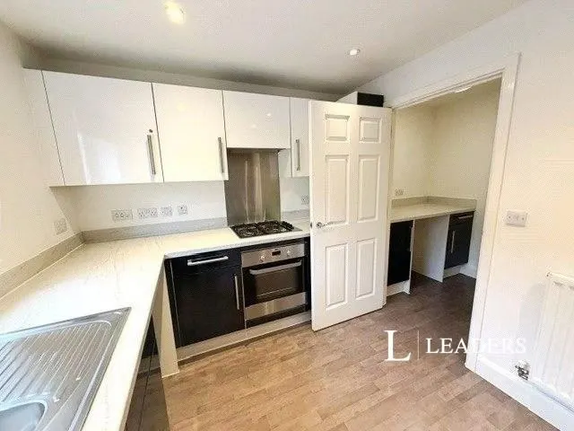 Kingsclere Close, Southampton, SO19, photo 3