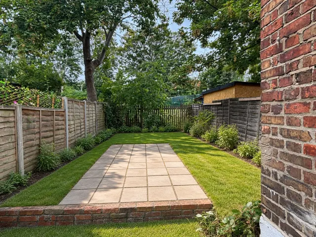 Photo 2 — Wightman Road, Haringey, N8 0NA