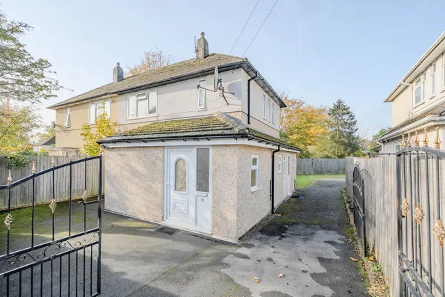 Tynwald Road, Leeds, LS17, photo 1