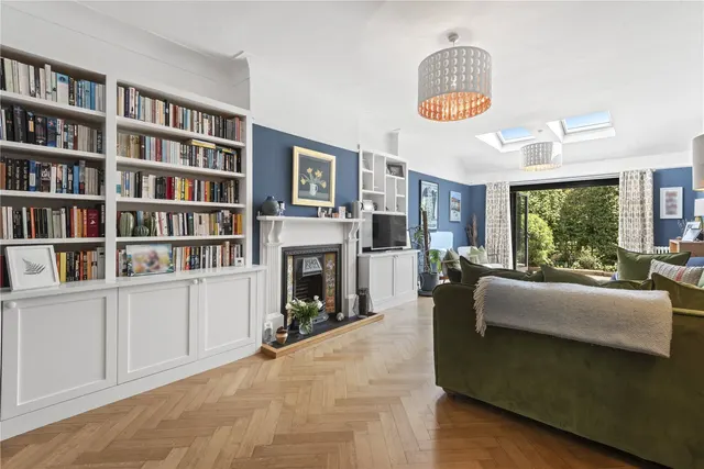Abbotswood Road, London, SW16, photo 3