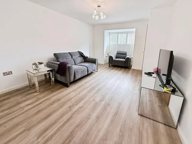 Ever Ready Crescent, Dawley, TF4, photo 3