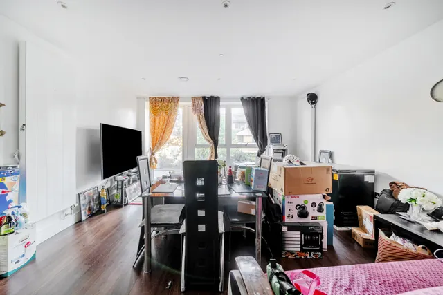 Merrick Road, Southall, UB2, photo 2