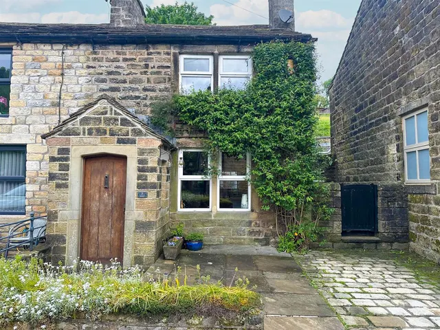 Main Street, Ickornshaw, Cowling, BD22 0DH, photo 1