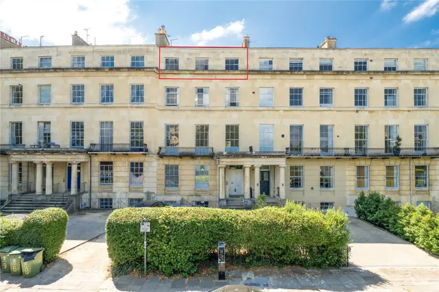Lansdown Crescent, Cheltenham, GL50, photo 1