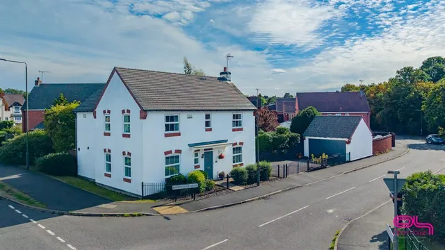 Buckingham Drive, Swadlincote, DE11, photo 1