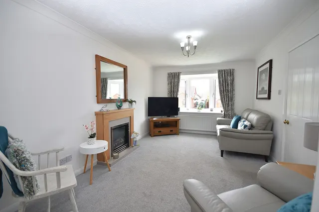 Harvest Road, Macclesfield, photo 3