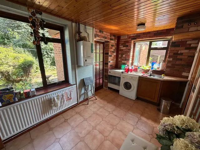 Redland Avenue, Reddish, SK5, photo 3