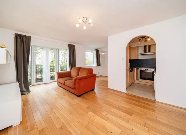 2 bedroom property, Barnfield Place, Canary Wharf, E14