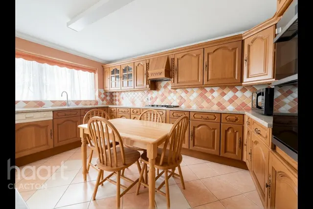 Havering Close, Clacton-On-Sea, CO15, photo 2