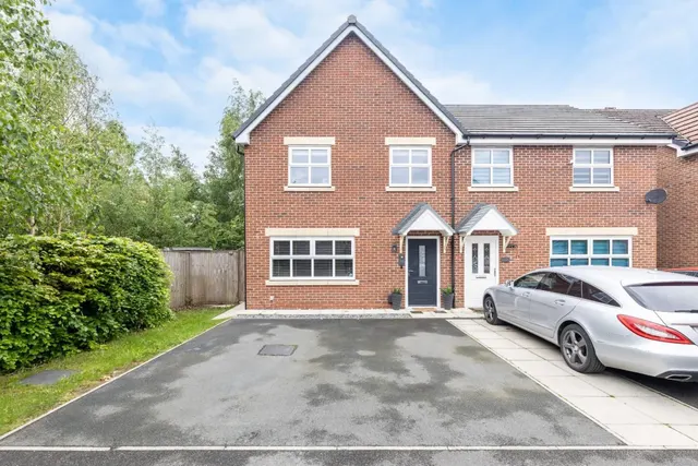 Netherwood Avenue, Castleford, photo 1