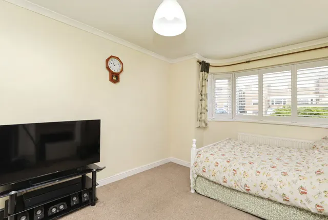 Meadow Close, London, SE6, photo 3
