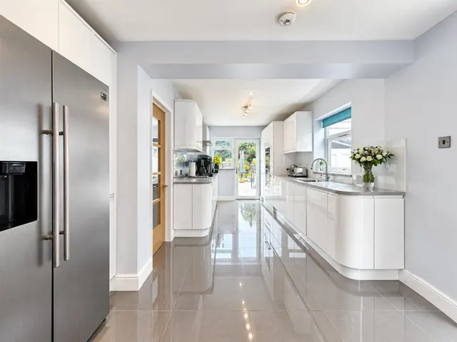 Semi-Detached For SaleHazell Way, Stoke Poges, SL2, photo 3