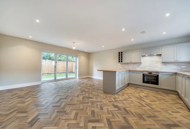 Photo 2 — Grangewood Close, Bristol, BS16 2QN