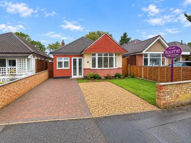 3 bedroom house, Coniston Road, Woking, GU22