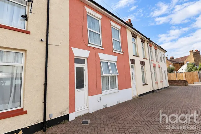 James Street, Sheerness, ME12, photo 1