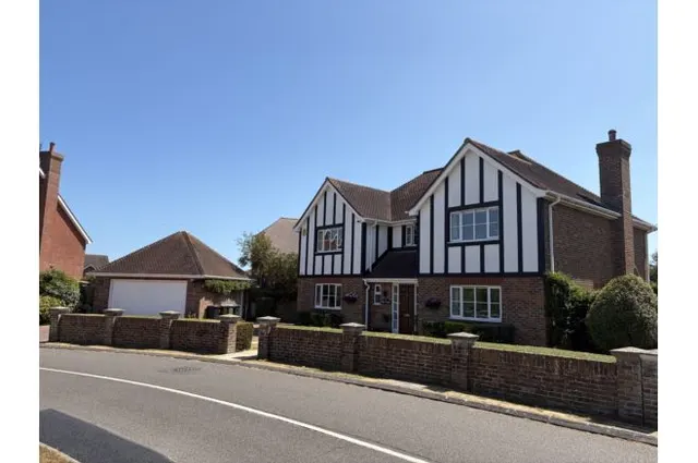 Crossbush Road, Felpham, PO22, photo 1