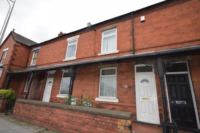 Mold Road, Wrexham, LL11, photo 1