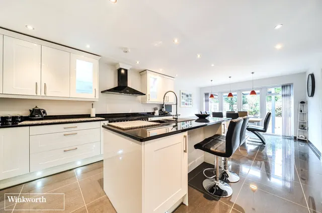 Photo 2 — Buckskin Lane, Basingstoke, Hampshire, RG22