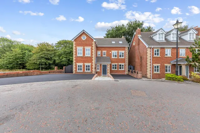 Lavender Walk, Ashton-In-Makerfield, Wigan, Wigan, WN4 0RD, photo 1