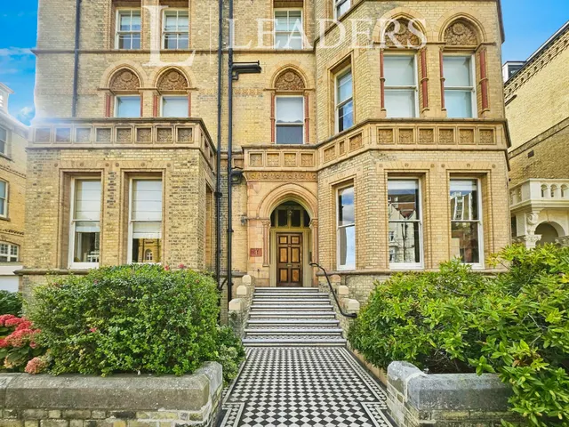 Third Avenue, Hove, BN3, photo 1