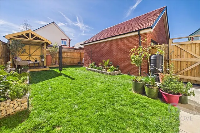 Photo 2 — Periwinkle Gardens, Desborough, Northamptonshire, NN14