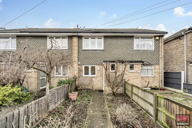 Ashford Crescent, Ashford, photo 1