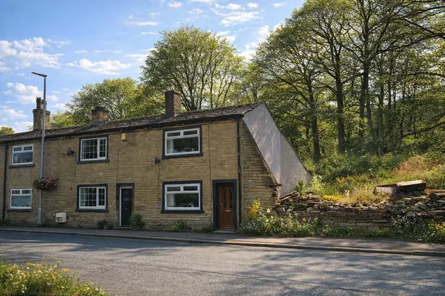 Shay Lane, Halifax, HX3, photo 1