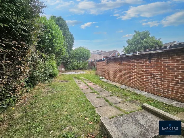Photo 3 — Crowther Road, Heckmondwike WF16 9LA