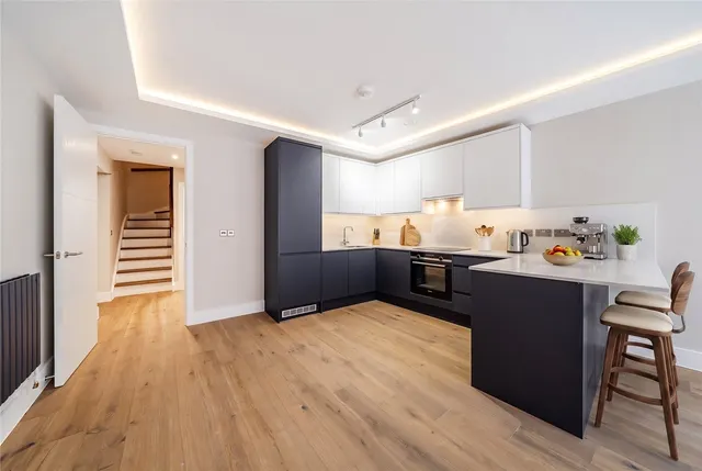 Shepherds Bush Road, W6, photo 2