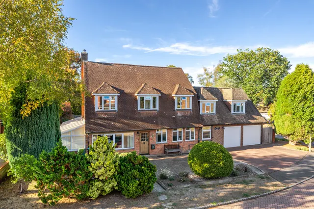 Foxwood, Fleet, GU51, photo 1