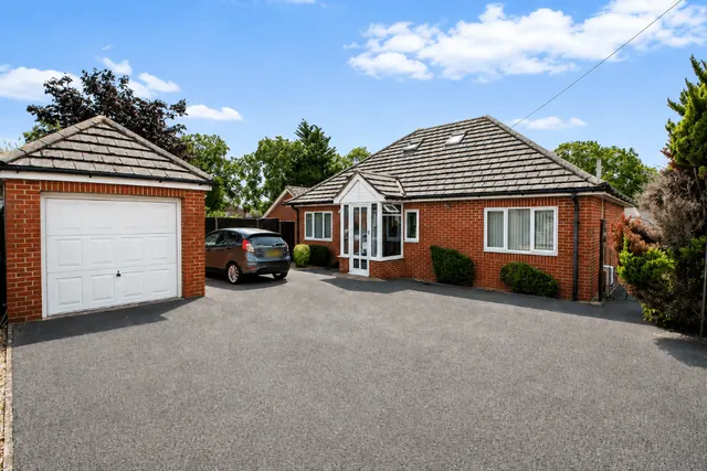 Waterlooville, PO8 8DP, photo 1