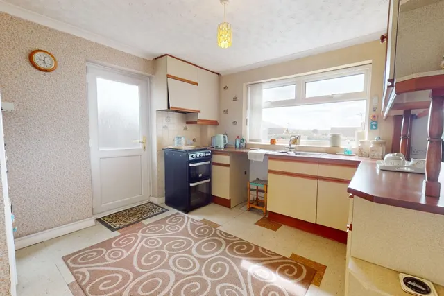 Photo 2 — Severn Drive, Severn Drive, Wellington TF1 3JF