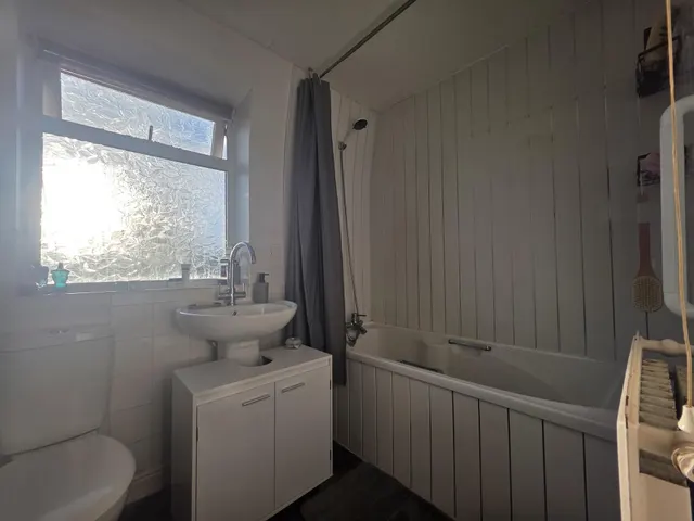 Rowley Close, Cannock, WS12, photo 3